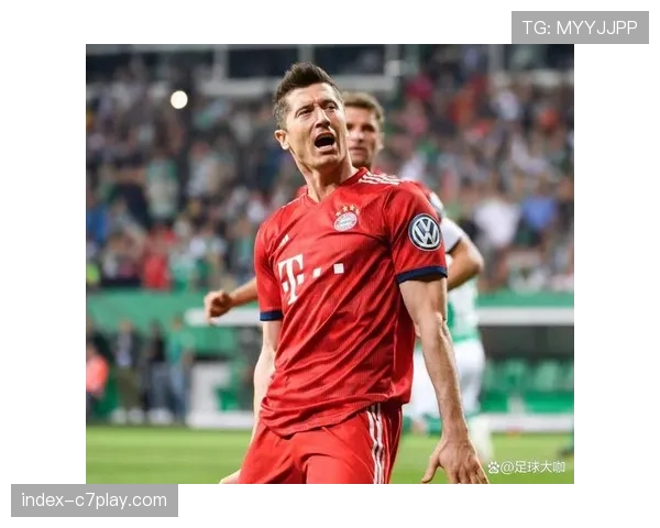 战术板的胜利：解析勒沃库森主帅阿隆索如何用三中卫体系击败拜仁